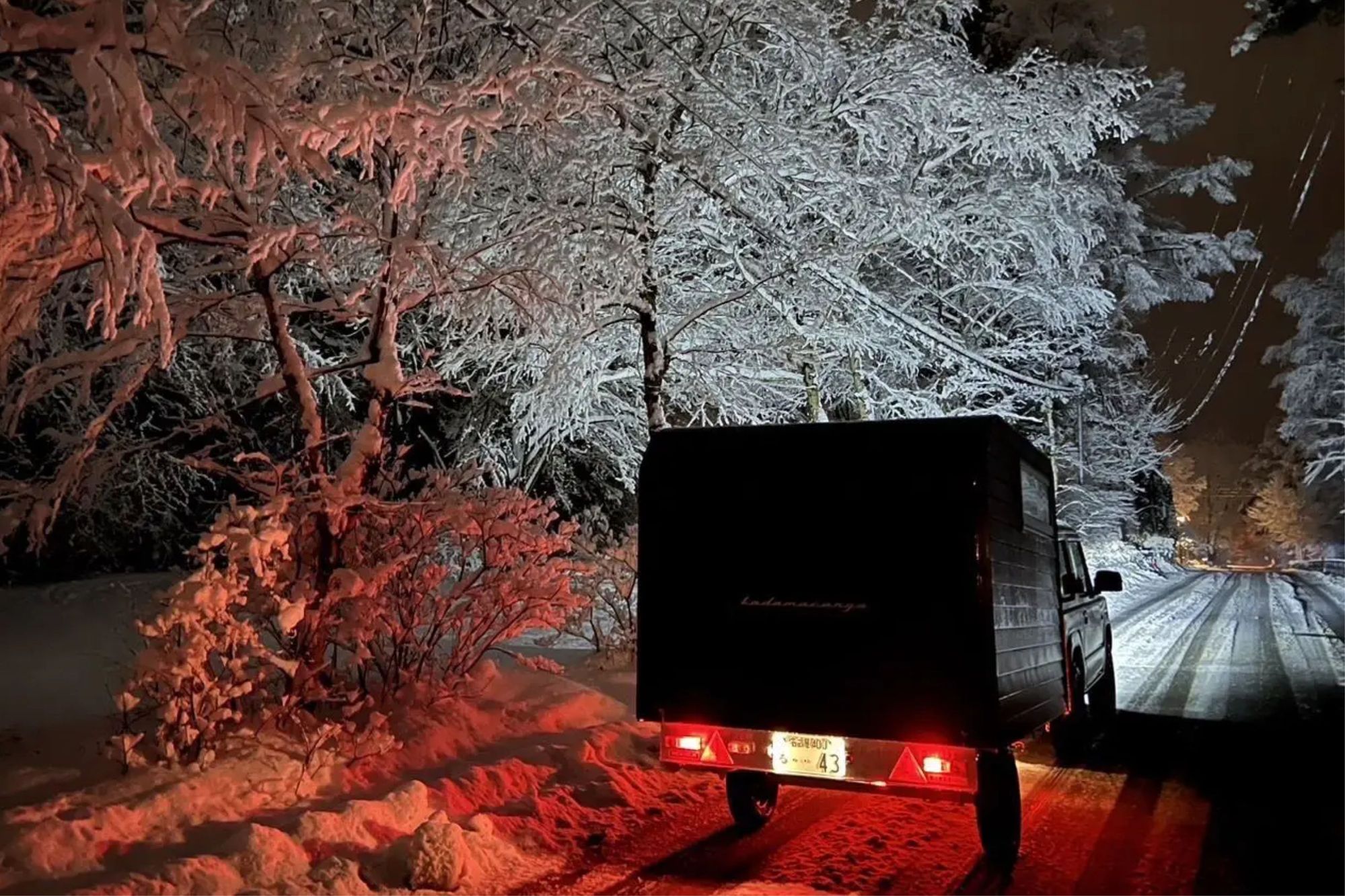 トレーラーハウス 小屋 キャンプ サウナ 木製 檜 ヒノキ けん引免許不要 アウトドア 別荘
