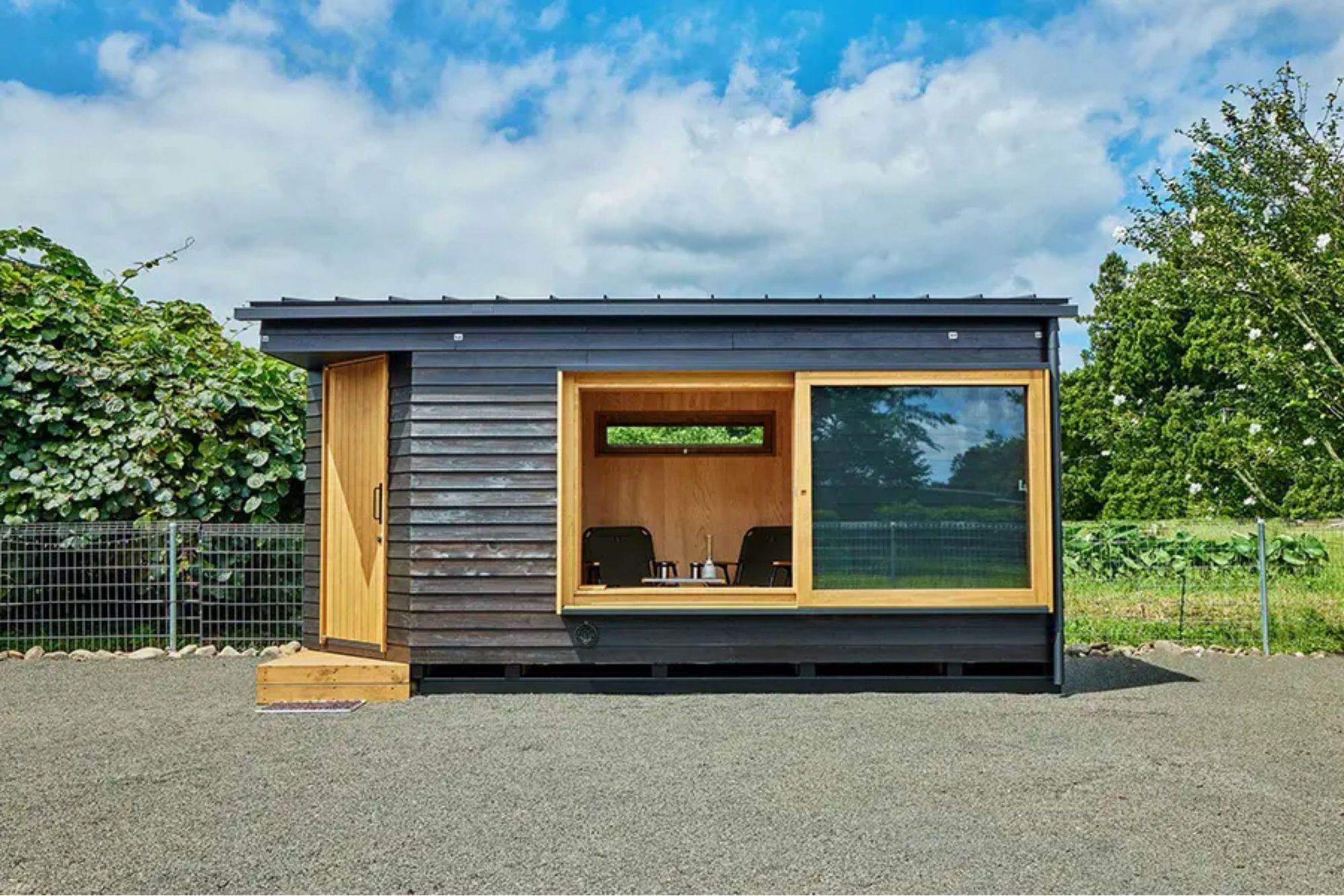 トレーラーハウス 小屋 動かせる コダマベース　Kodamabase 別荘 サウナ コテージ アトリエ ショップ 浴槽付きサウナ 事務所 サロン 敷地内別居