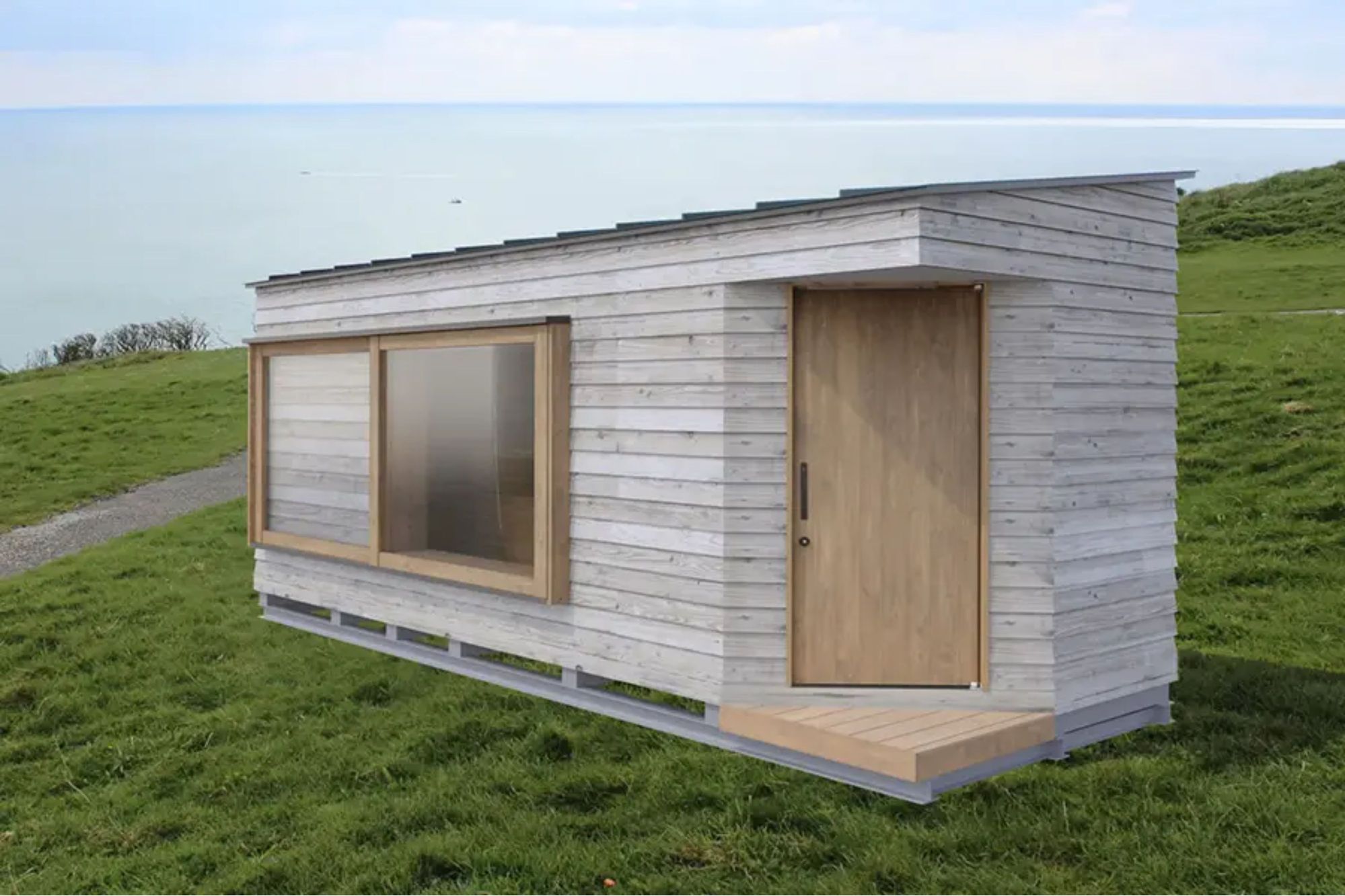 トレーラーハウス 小屋 動かせる コダマベース　Kodamabase 別荘 サウナ コテージ アトリエ ショップ 浴槽付きサウナ 事務所 サロン 敷地内別居