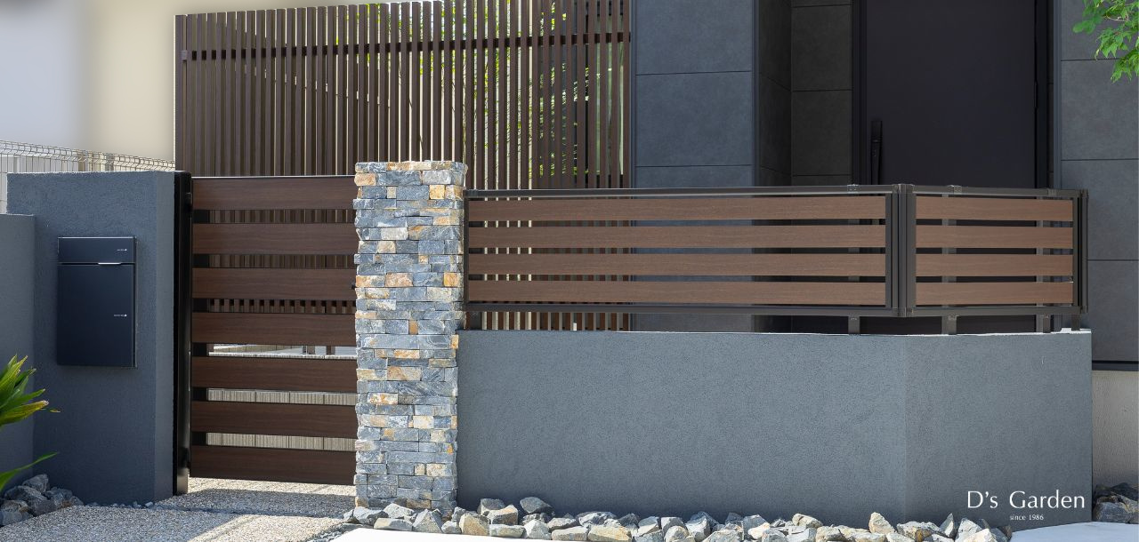 フェンス エクステリア おすすめ 愛知 外構 新築外構 リフォーム外構 目隠し 木樹脂 アルミ ルーバー 施工例 ランキング