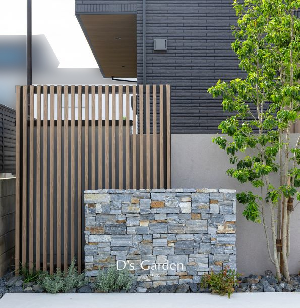 フェンス エクステリア おすすめ 愛知 外構 新築外構 リフォーム外構 目隠し 木樹脂 アルミ ルーバー 施工例 ランキング