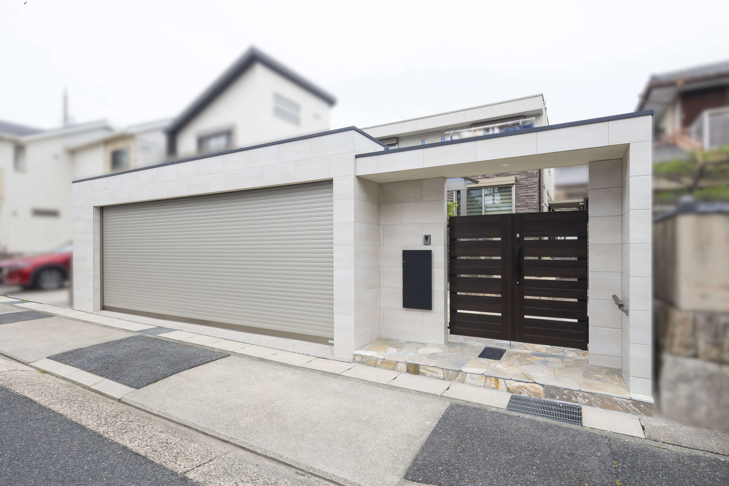 施工例 愛知県 名古屋市 エクステリア 外構 外構リフォーム リフォーム シャッターゲート 高級感 おしゃれ 防犯