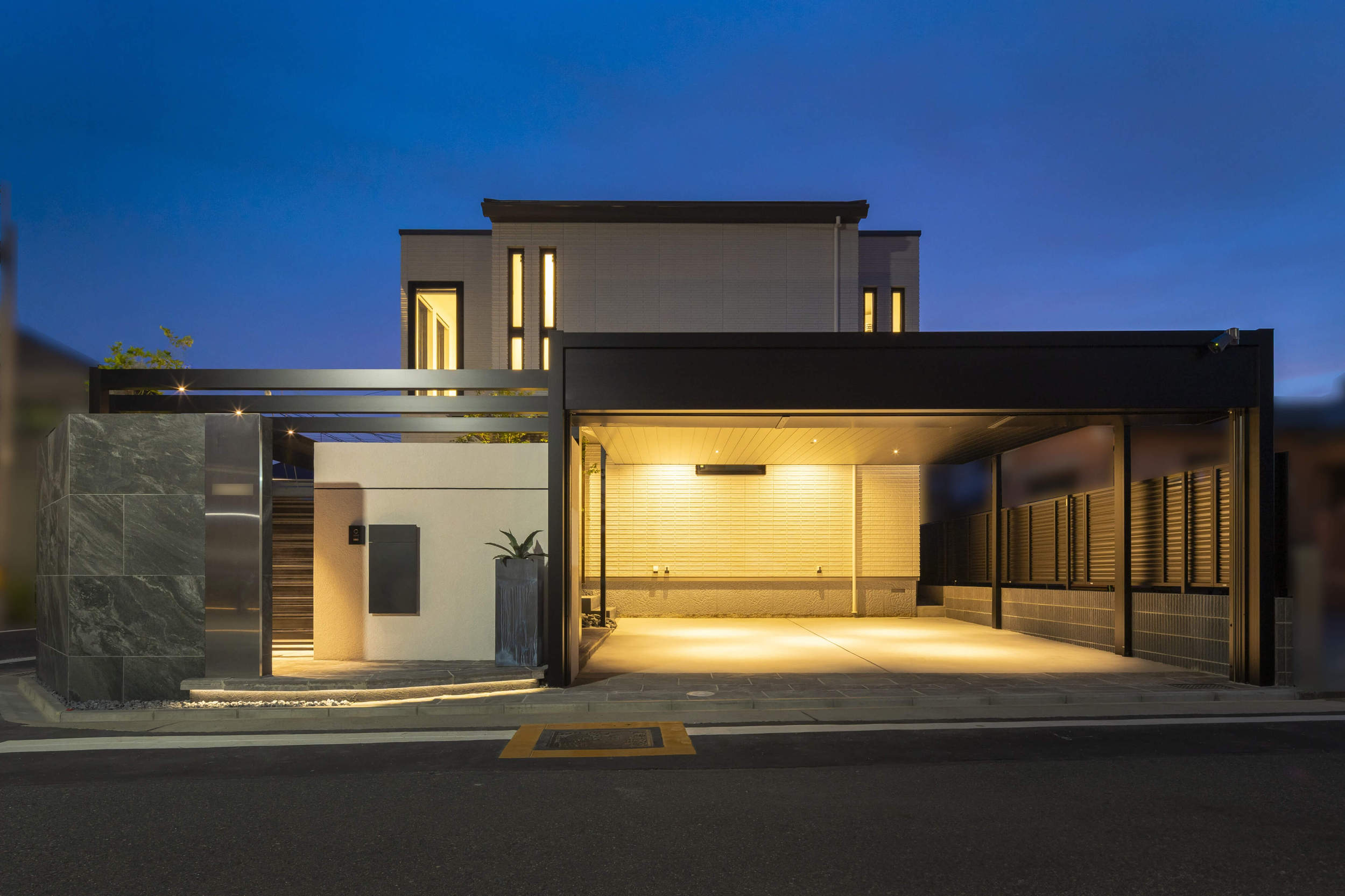 愛知県 名古屋市 みよし市 施工例 おすすめ 口コミ おしゃれ 高級感 シャッター ガレージ 防犯 照明 デザイン エクステリア 積水ハウス