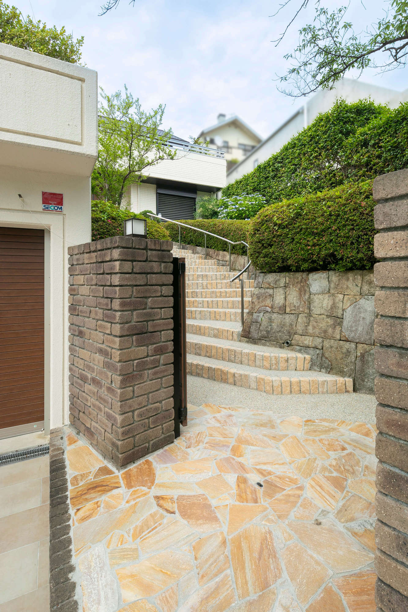 愛知県 名古屋市 リフォーム リフォーム外構 おしゃれ アプローチ 階段 自然石 門周り