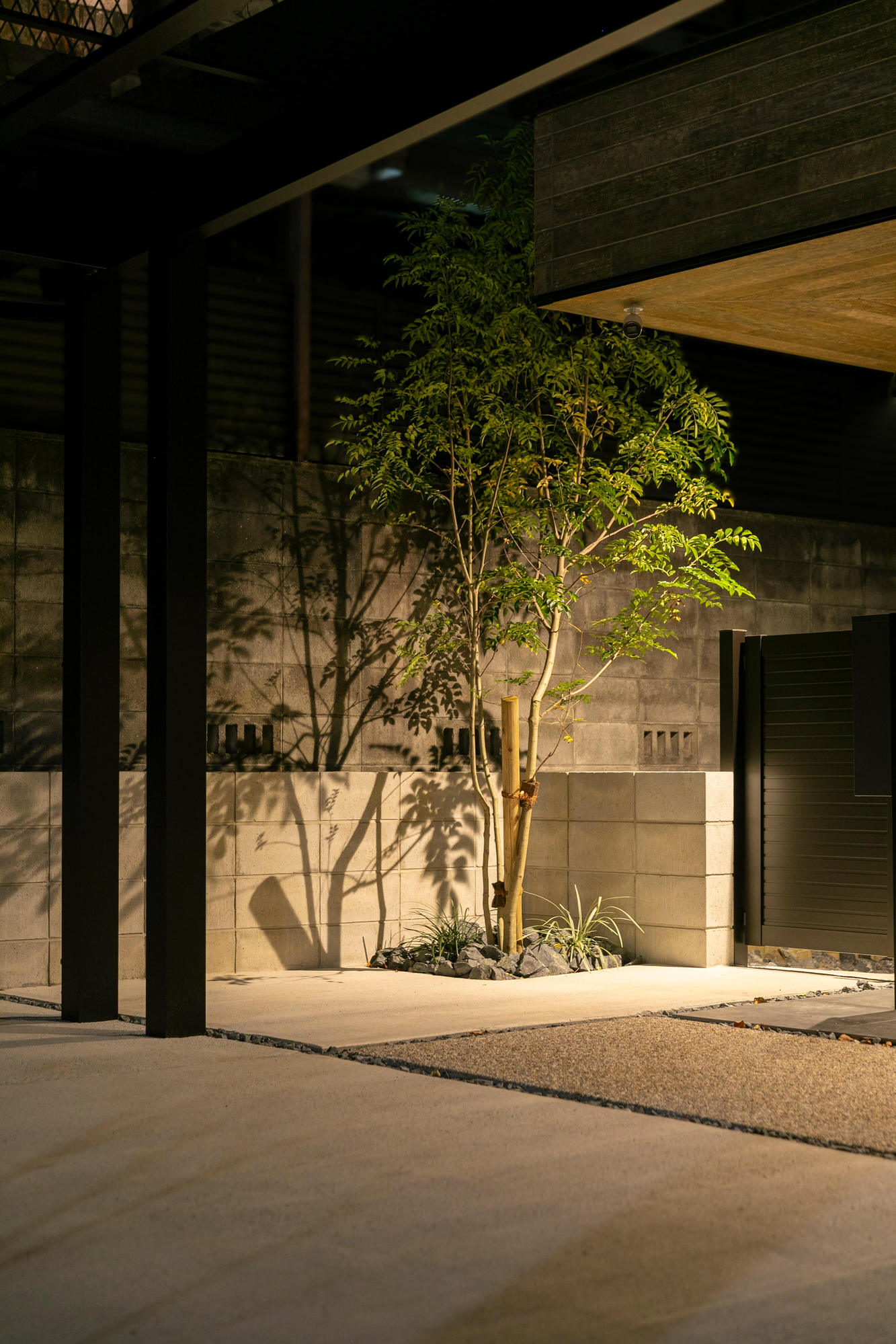緑化地域 新築外構 夜景 照明 プラスＧ クラシスホーム ゲート エントランス アーチ