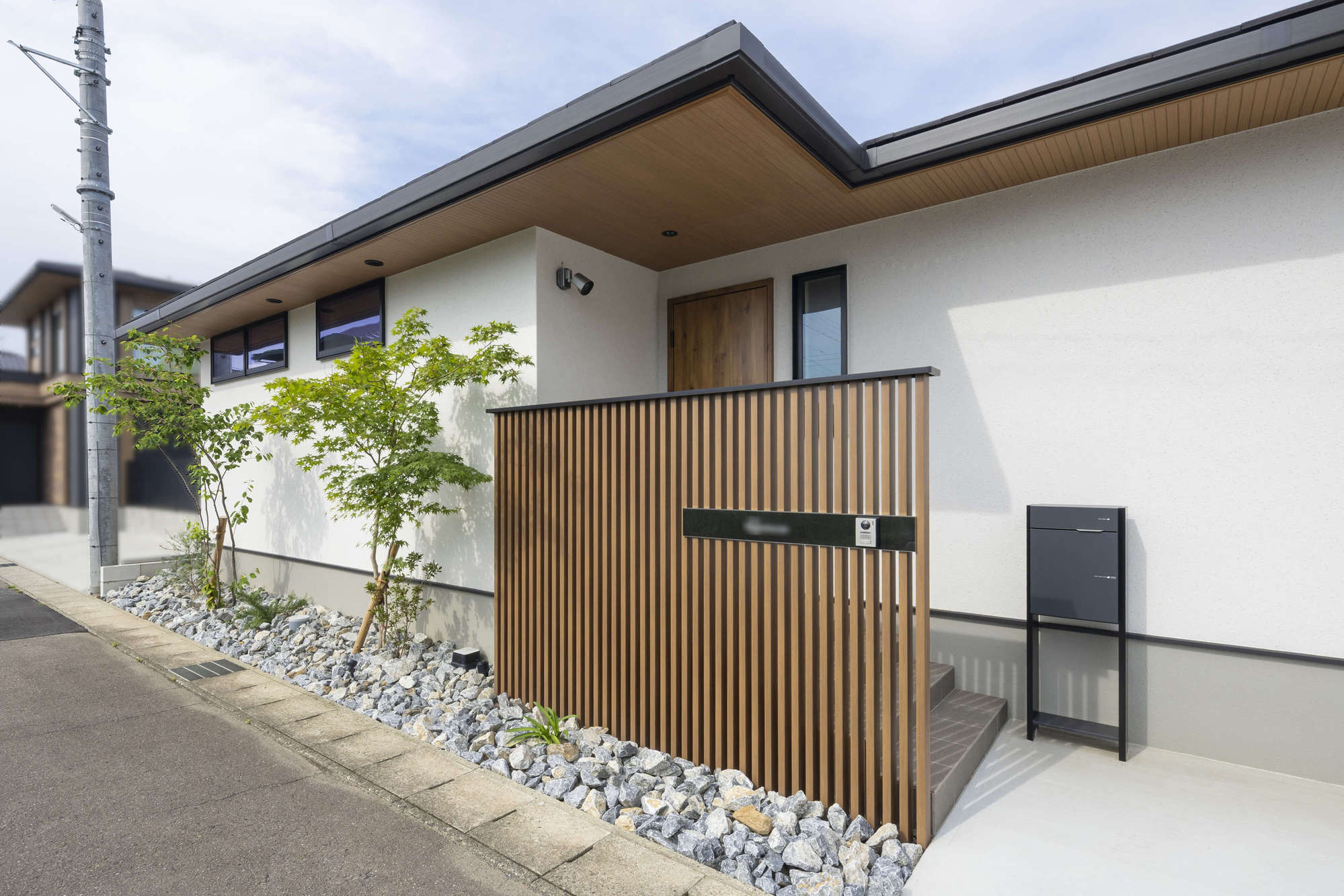 住友林業 新築外構 和モダンデザイン おしゃれ かっこいい ウッドデッキ 和風 平屋 愛知県 名古屋市 江南市 植栽 エクステリア