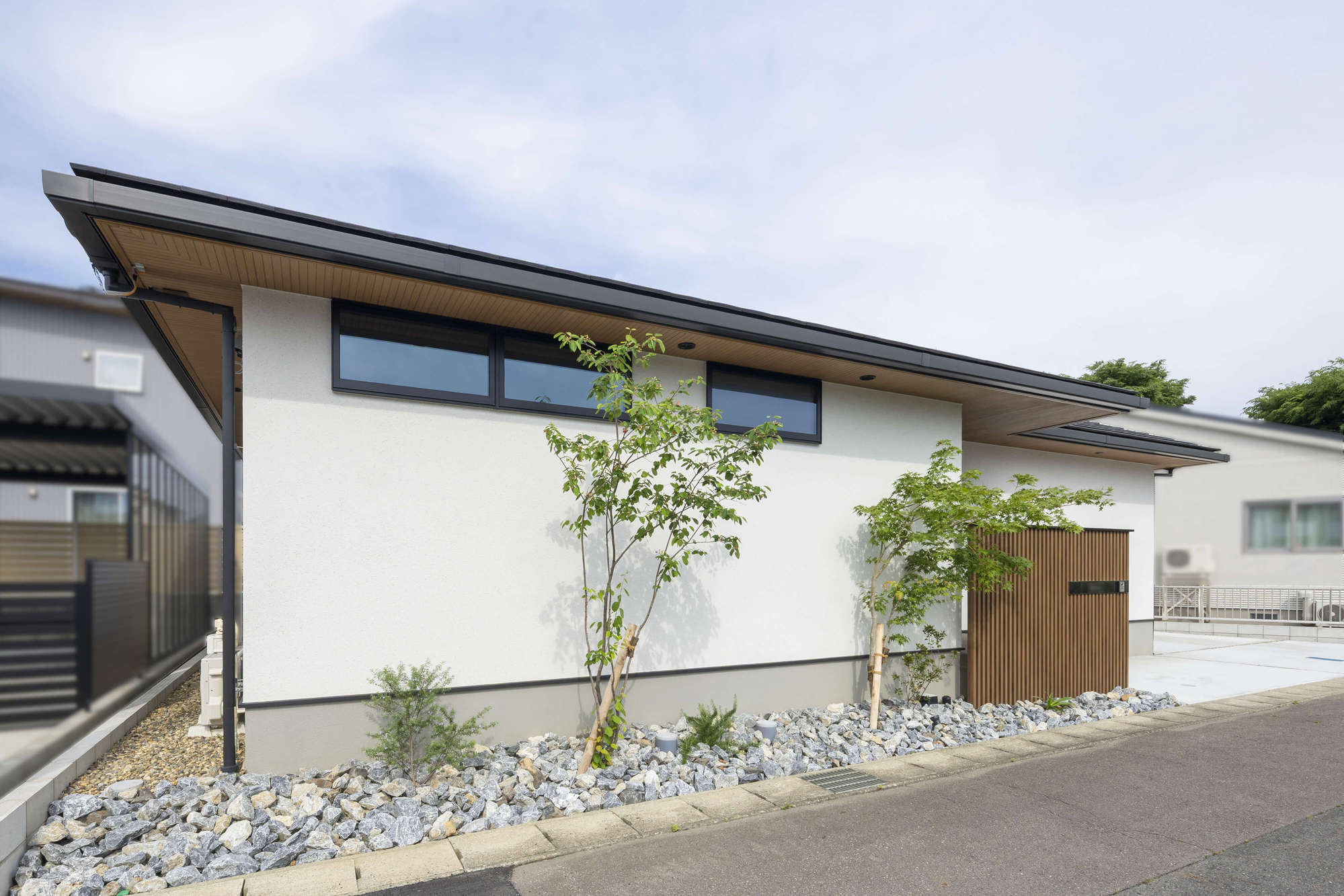 住友林業 新築外構 和モダンデザイン おしゃれ かっこいい ウッドデッキ 和風 平屋 愛知県 名古屋市 江南市 植栽 エクステリア