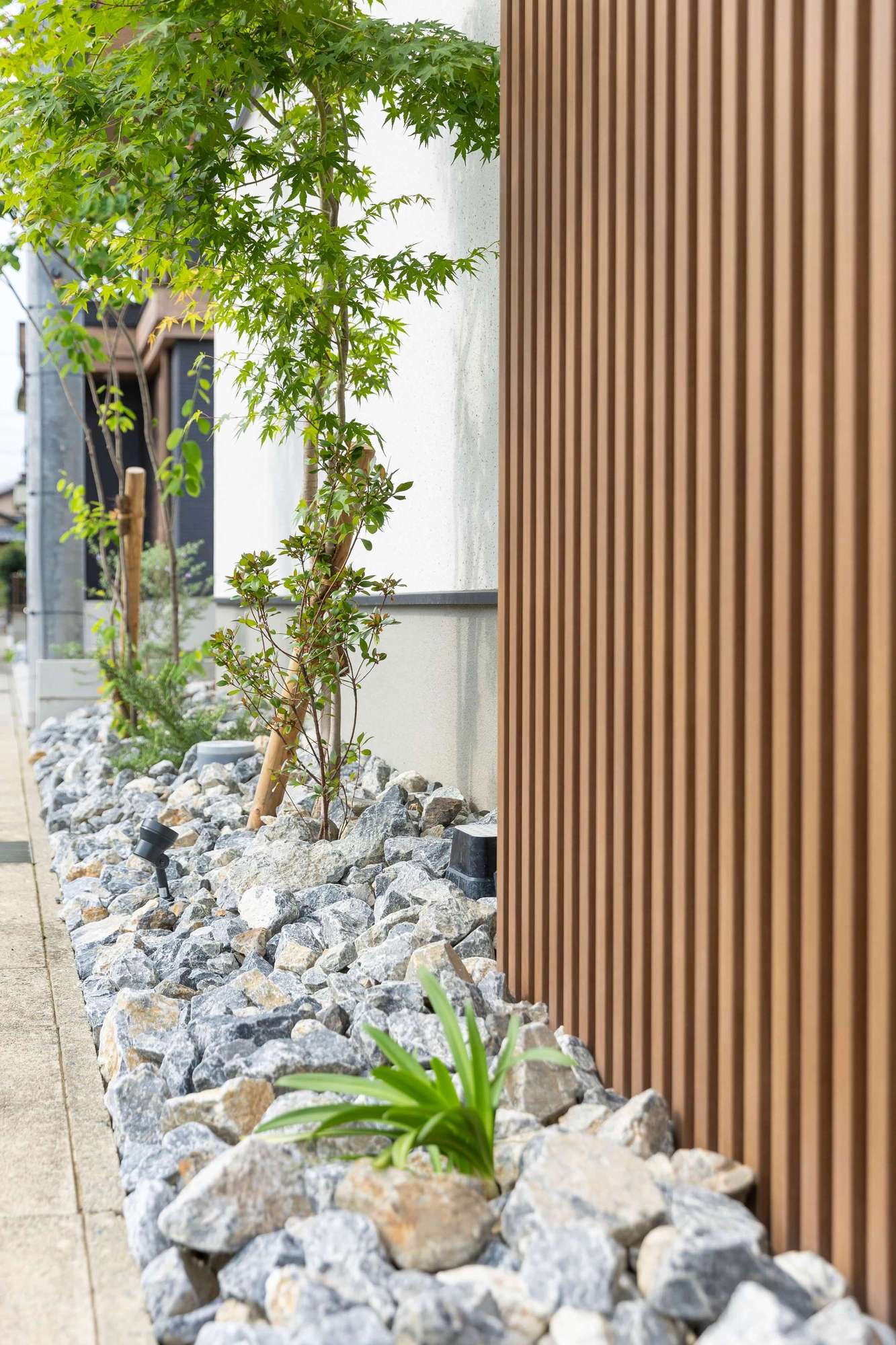 住友林業 新築外構 和モダンデザイン おしゃれ かっこいい ウッドデッキ 和風 平屋 愛知県 名古屋市 江南市 植栽 エクステリア