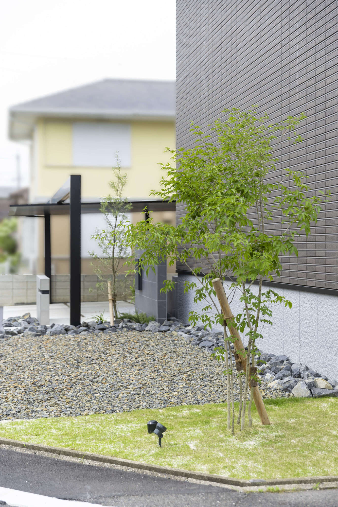 愛知県 名古屋市 みよし市 カーポート三協アルミ おしゃれ かっこいい モダンデザイン FII 宅配ポスト
