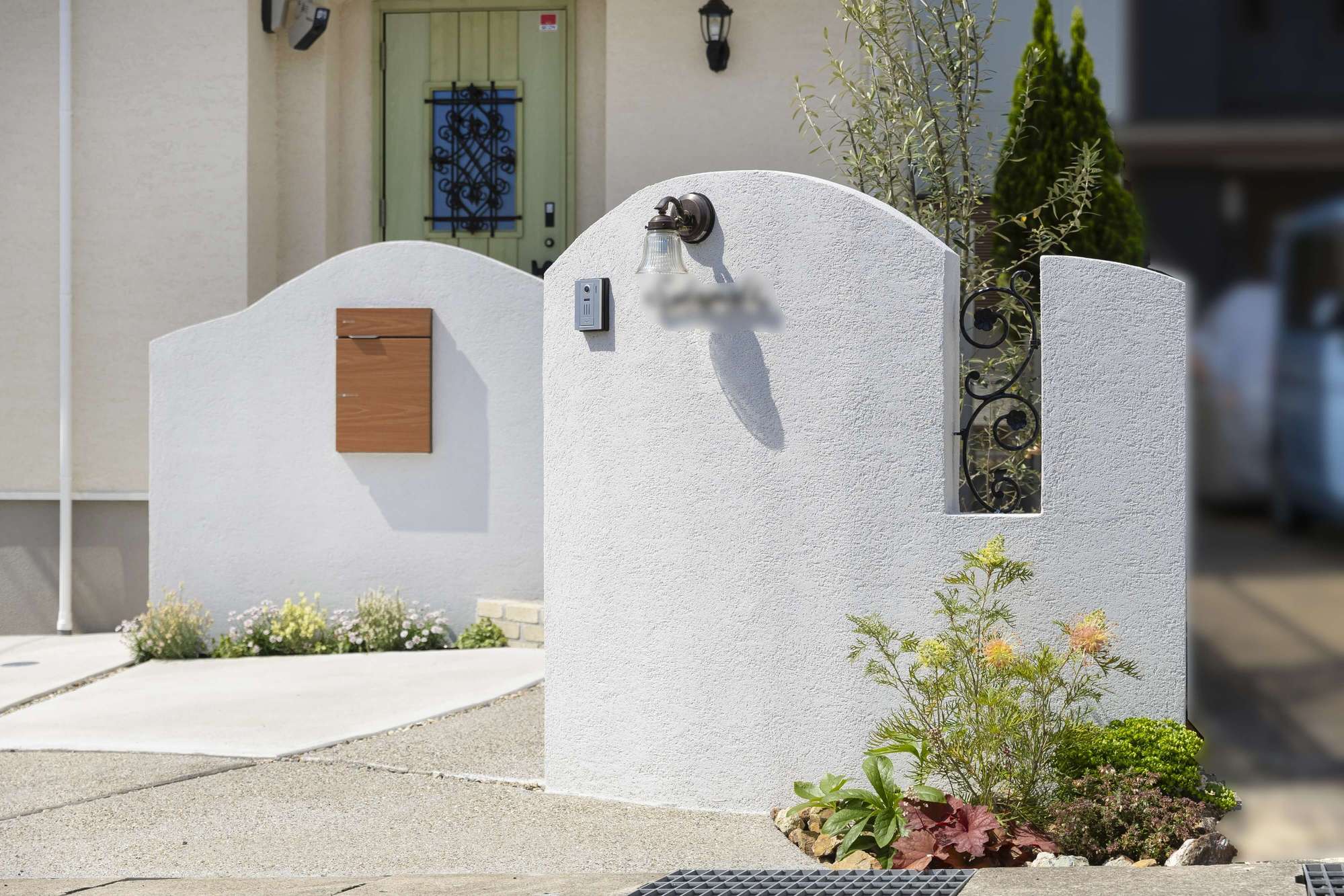 タイル タイルテラス かわいい おしゃれ プライベートガーデン テラス屋根 青 ブルー 愛知県 名古屋市 三井ホーム 外構 デザイン おすすめ