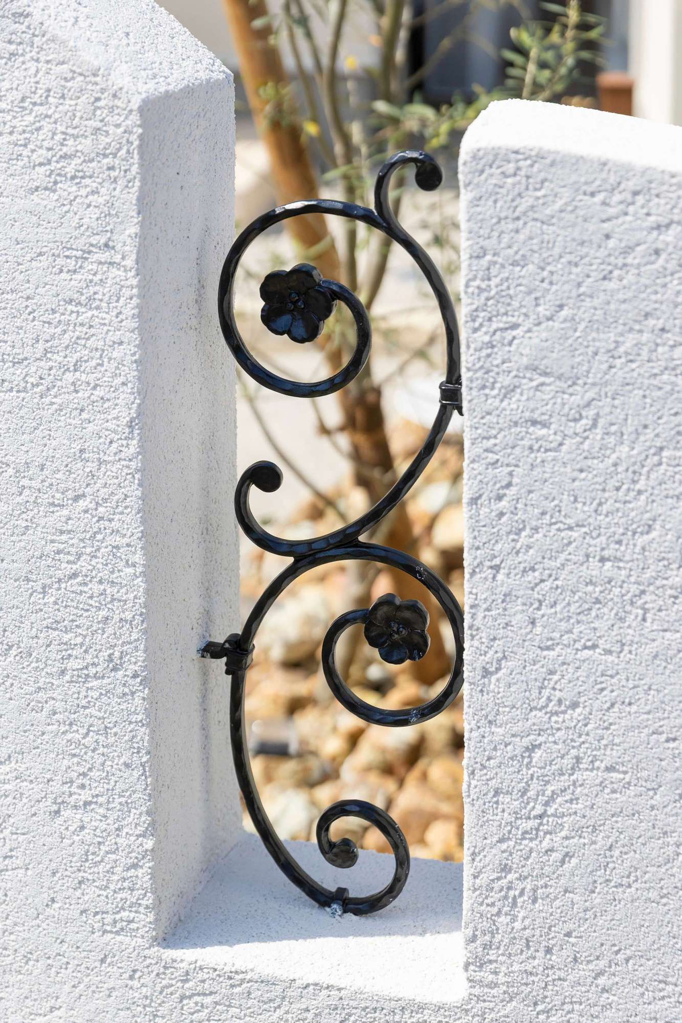 タイル タイルテラス かわいい おしゃれ プライベートガーデン テラス屋根 青 ブルー 愛知県 名古屋市 三井ホーム 外構 デザイン おすすめ