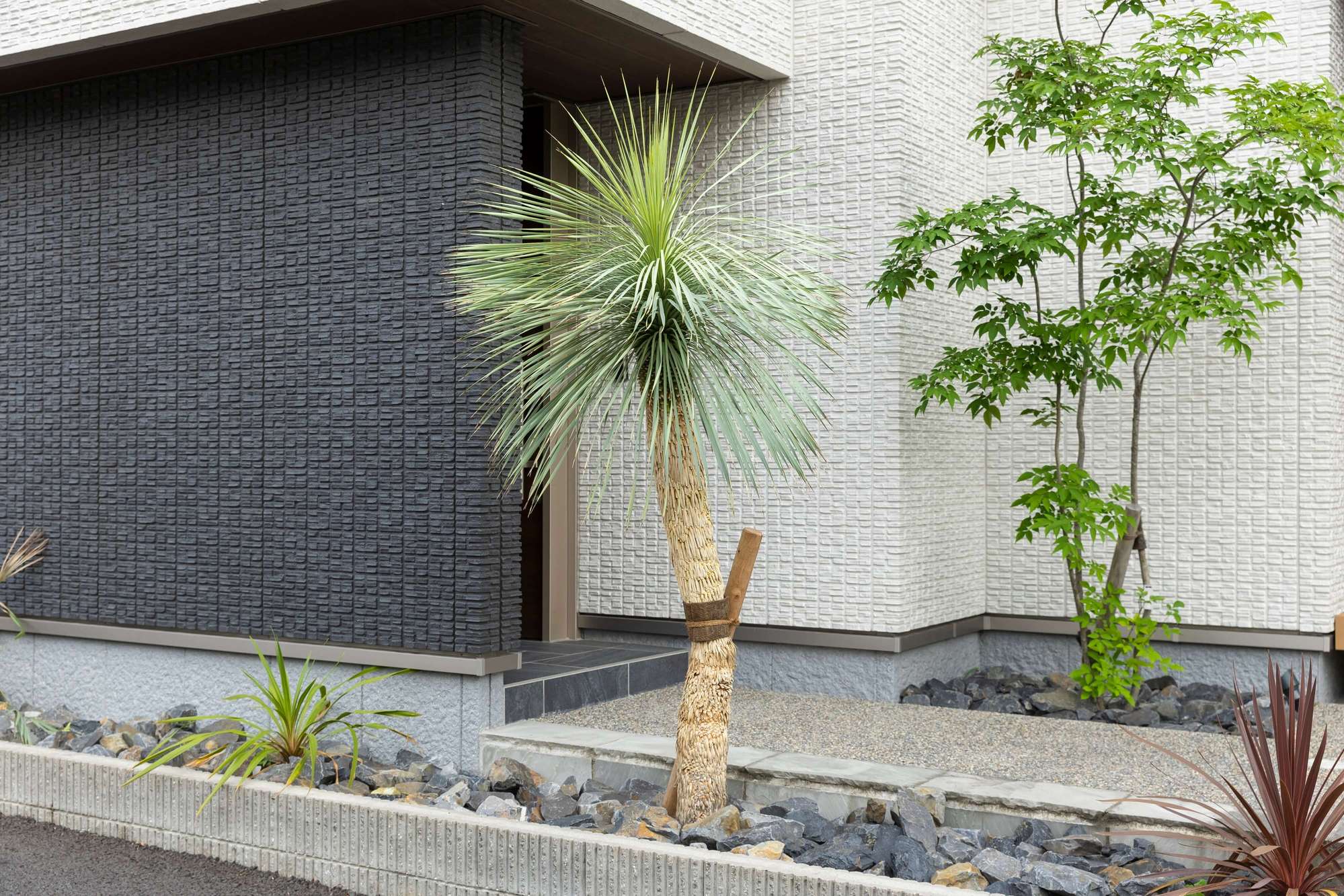 愛知県 名古屋市 外構 リフォーム外構 エクステリア エクステリアデザイン シャッターゲート ワイドシャッター LIXIL マルチルーフ 三協アルミ 新築外構