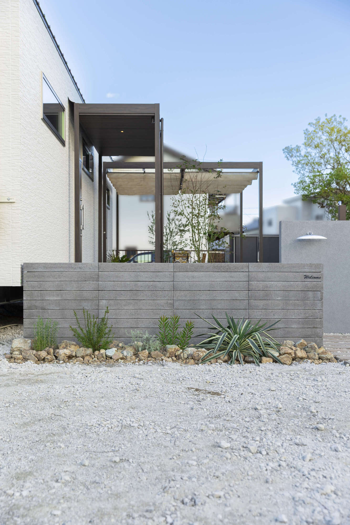 愛知県 新築外構 施工例 リゾート 外構 ガーデン トレーラーハウス レンタルスペース 別荘 パーゴラ ウッドデッキ おしゃれ ガーデンデザイン