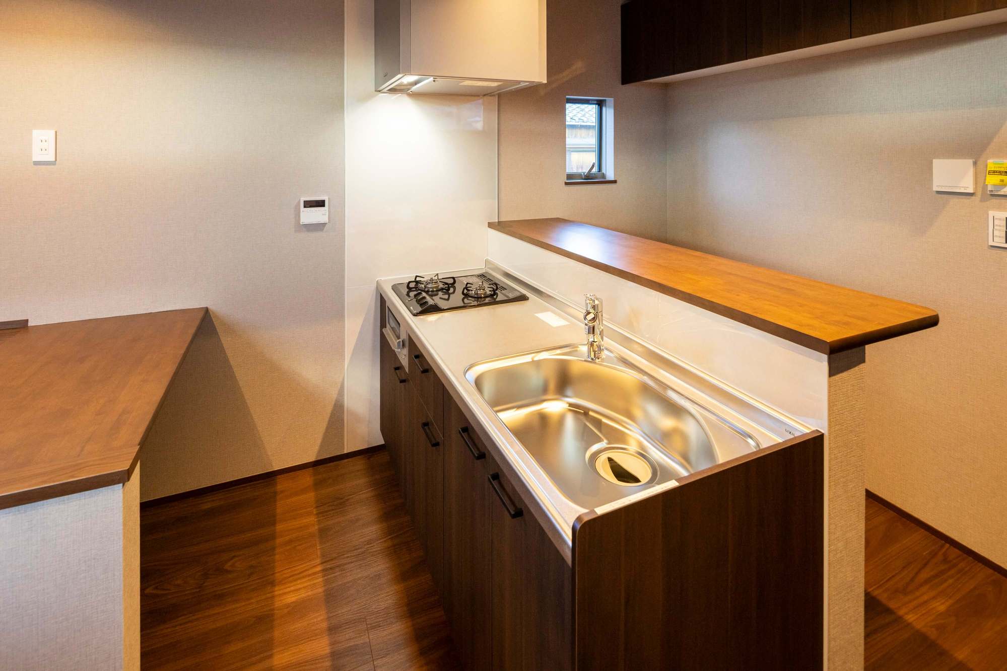 愛知県 新築外構 施工例 リゾート 外構 ガーデン トレーラーハウス レンタルスペース 別荘 パーゴラ ウッドデッキ おしゃれ ガーデンデザイン