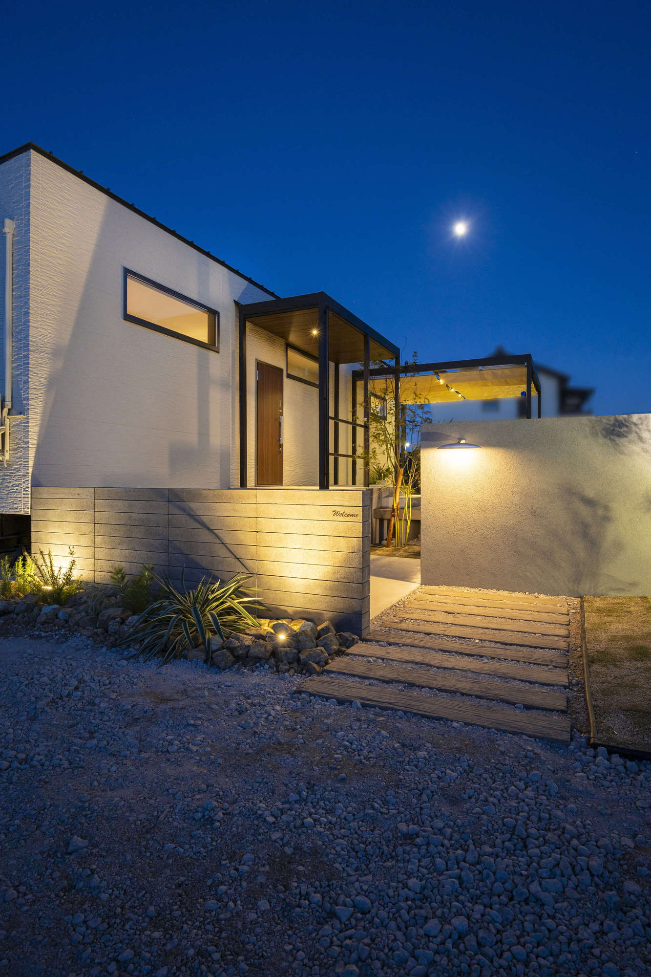 愛知県 新築外構 施工例 リゾート 外構 ガーデン トレーラーハウス レンタルスペース 別荘 パーゴラ ウッドデッキ おしゃれ ガーデンデザイン