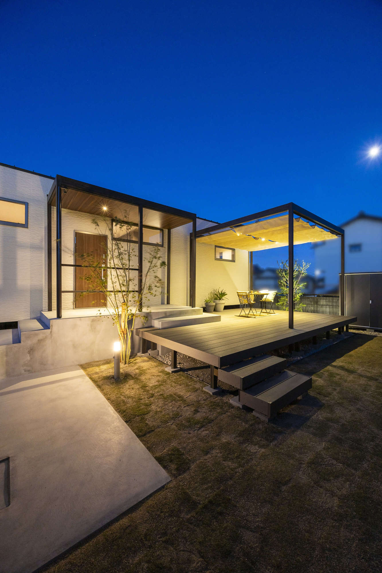 愛知県 新築外構 施工例 リゾート 外構 ガーデン トレーラーハウス レンタルスペース 別荘 パーゴラ ウッドデッキ おしゃれ ガーデンデザイン