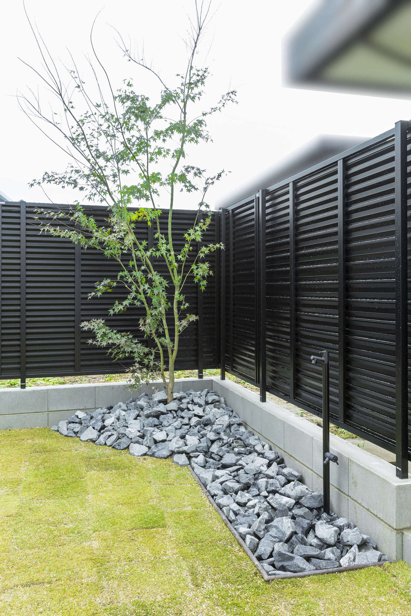 愛知県 名古屋市 一宮市 新築外構 おしゃれ かっこいい ドライガーデン タイル 高級感 住友林業 ウッドデッキ 芝生