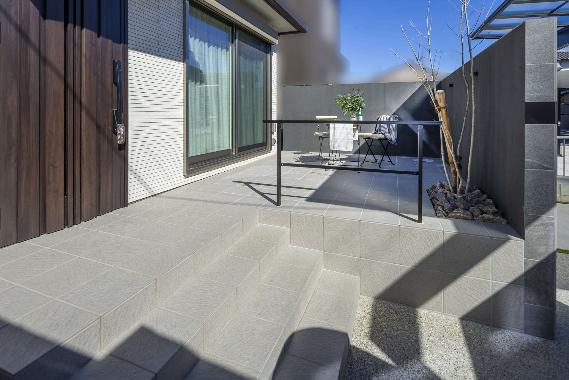 リフォーム リフォーム外構 外構リフォーム 愛知県 名古屋市 刈谷市 ガーデンデザイン ガーデンリビング ガーデンリフォーム カーポート おしゃれ かっこいい 高級感 タイルテラス ガーデンリビング