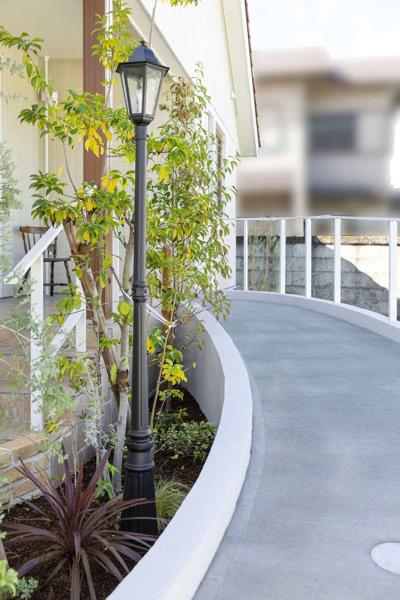 愛知県 名古屋市 新築外構 スロープ 施工例 スウェーデンハウス かわいい おしゃれ 古レンガ アプローチ 門まわり