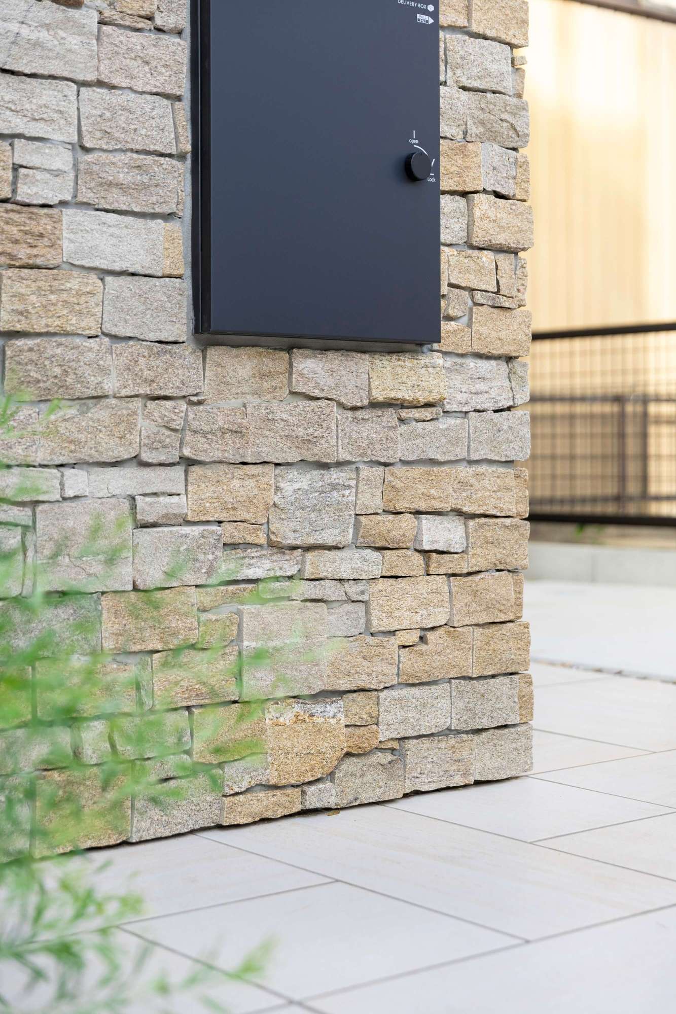 三井ホーム 新築外構 外構 フェンス ナチュラル デザイン エクステリア 自然石 サイクルポート 植栽 かわいい 愛知県 名古屋市