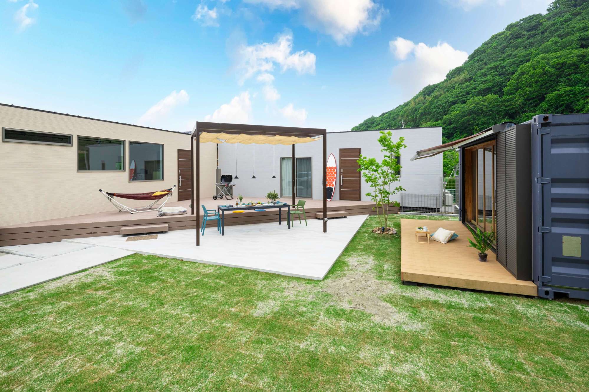 愛知県 名古屋市 南知多 リゾート 別荘 ドッグラン トレーラーハウス コンテナハウス ドッグガーデン ガーデンファニチャー パーゴラ ガーデンデザイン エクステリア