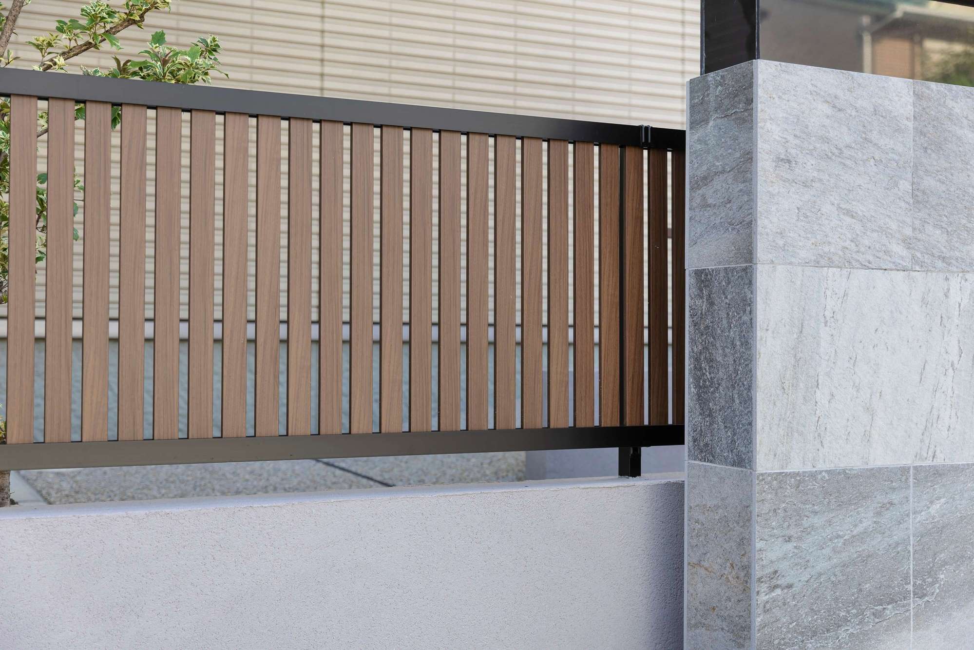 愛知県 名古屋市 外構 エクステリア リフォーム 駐車場 増設  スロープ 剪定 おしゃれ バリアフリー