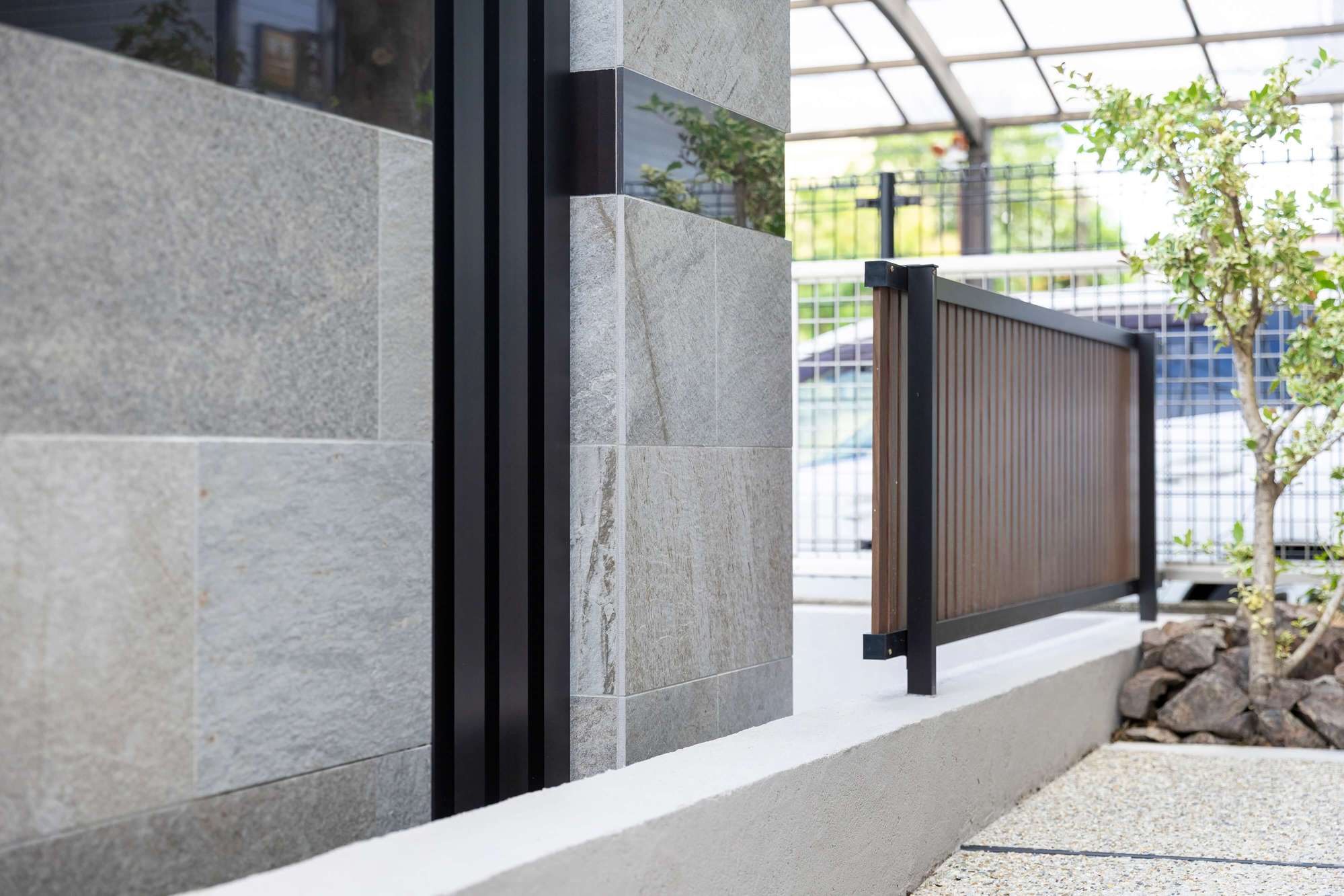 愛知県 名古屋市 外構 エクステリア リフォーム 駐車場 増設  スロープ 剪定 おしゃれ バリアフリー