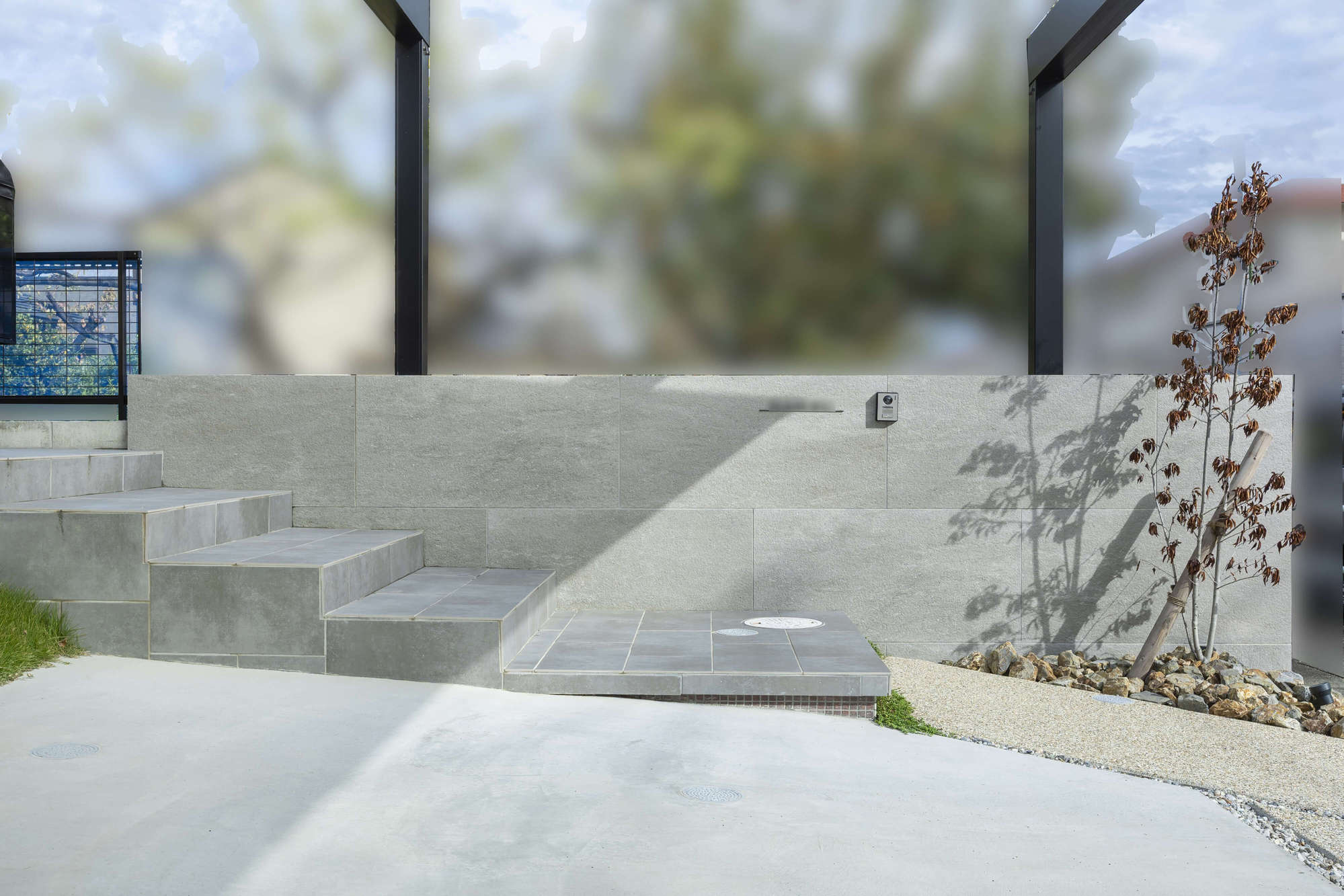 愛知県 名古屋 新築外構 ミサワホーム エクステリアデザイン ガーデンデザイン 門塀 カーポート 芝生 法面