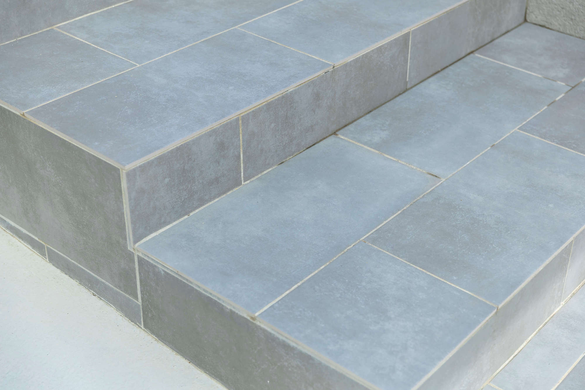 愛知県 名古屋 新築外構 ミサワホーム エクステリアデザイン ガーデンデザイン 門塀 カーポート 芝生 法面