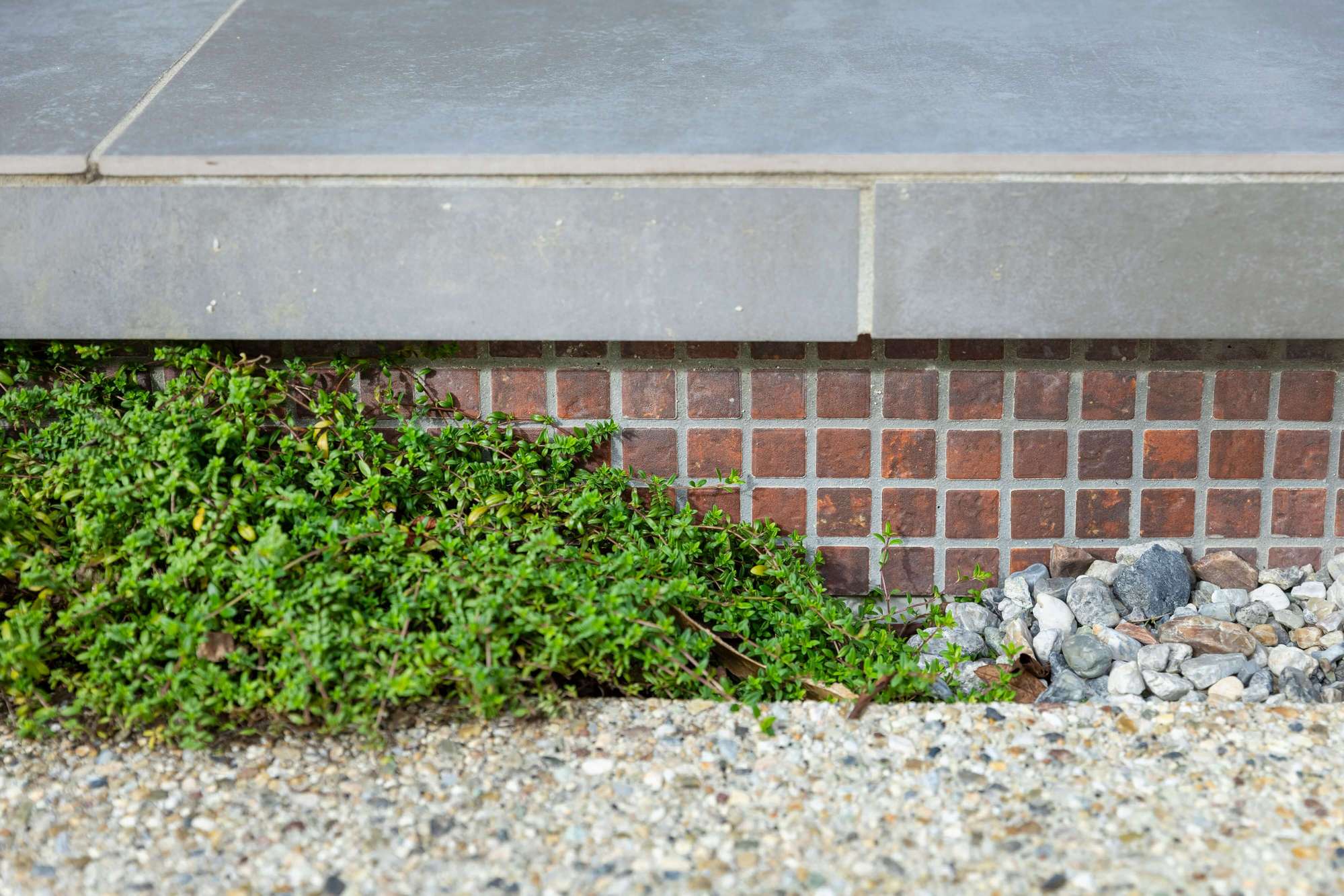 愛知県 名古屋 新築外構 ミサワホーム エクステリアデザイン ガーデンデザイン 門塀 カーポート 芝生 法面