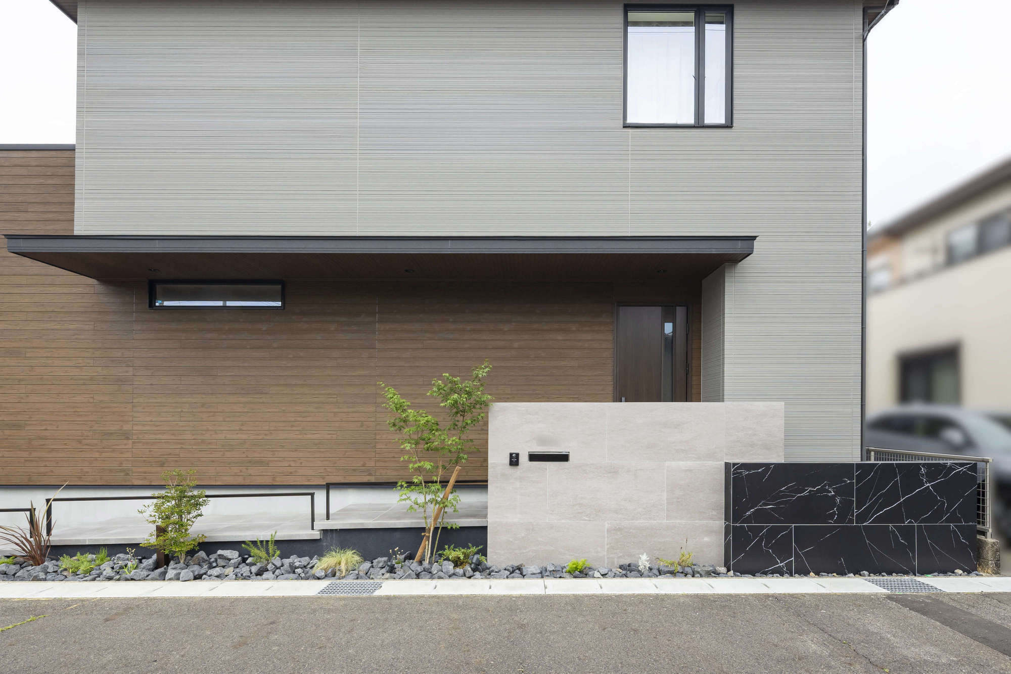サーラ住宅 新築外構 エクステリア 角地 カーポート おしゃれ かっこいい アプローチ 愛知県 春日井市 名古屋市 エクステリアデザイン おすすめ 