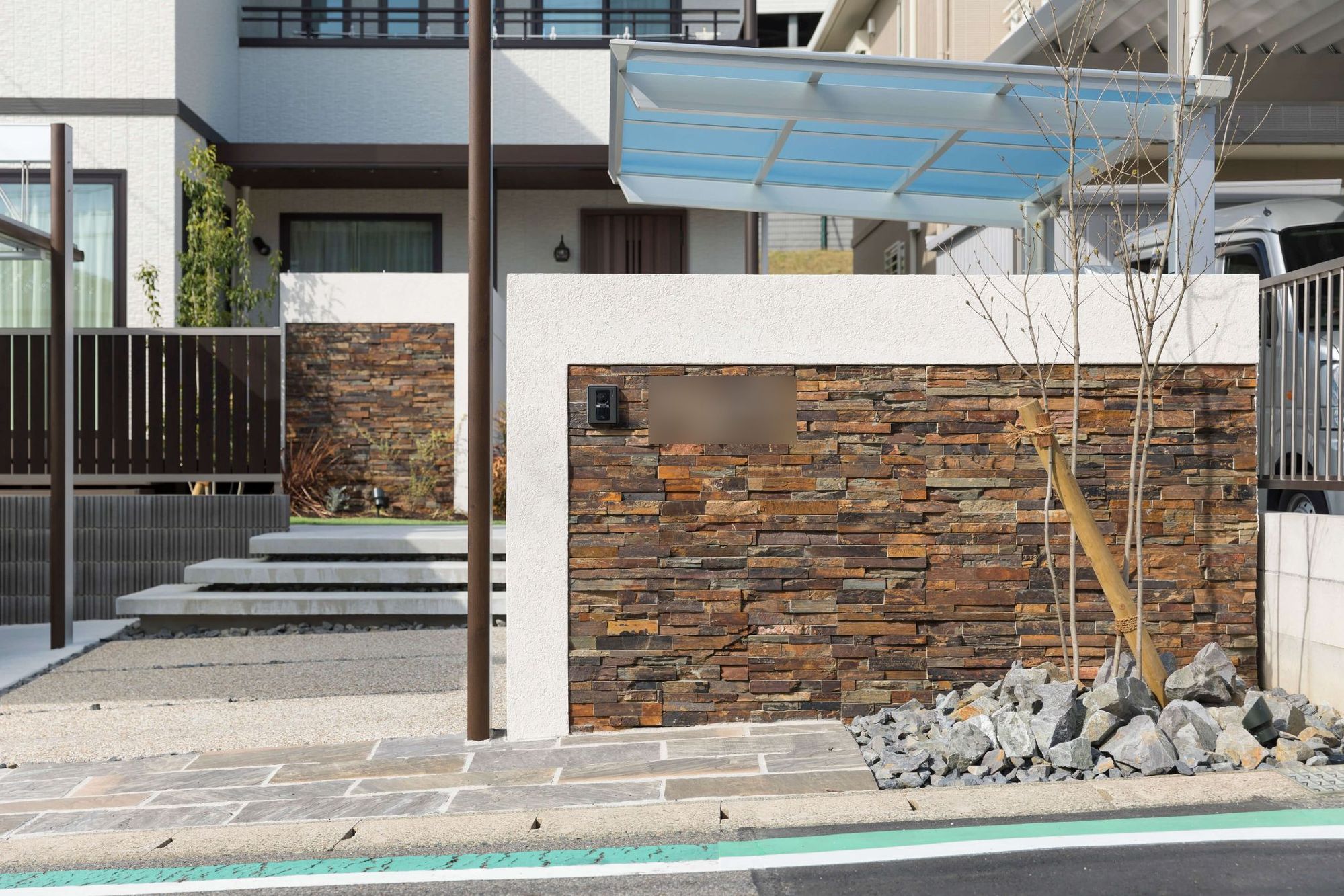 トヨタホーム おしゃれ かっこいい 新築外構 愛知県 カーポート 自然石