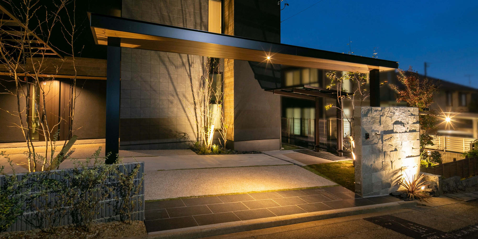 緑化地域 新築外構 夜景 照明 プラスＧ クラシスホーム ゲート エントランス