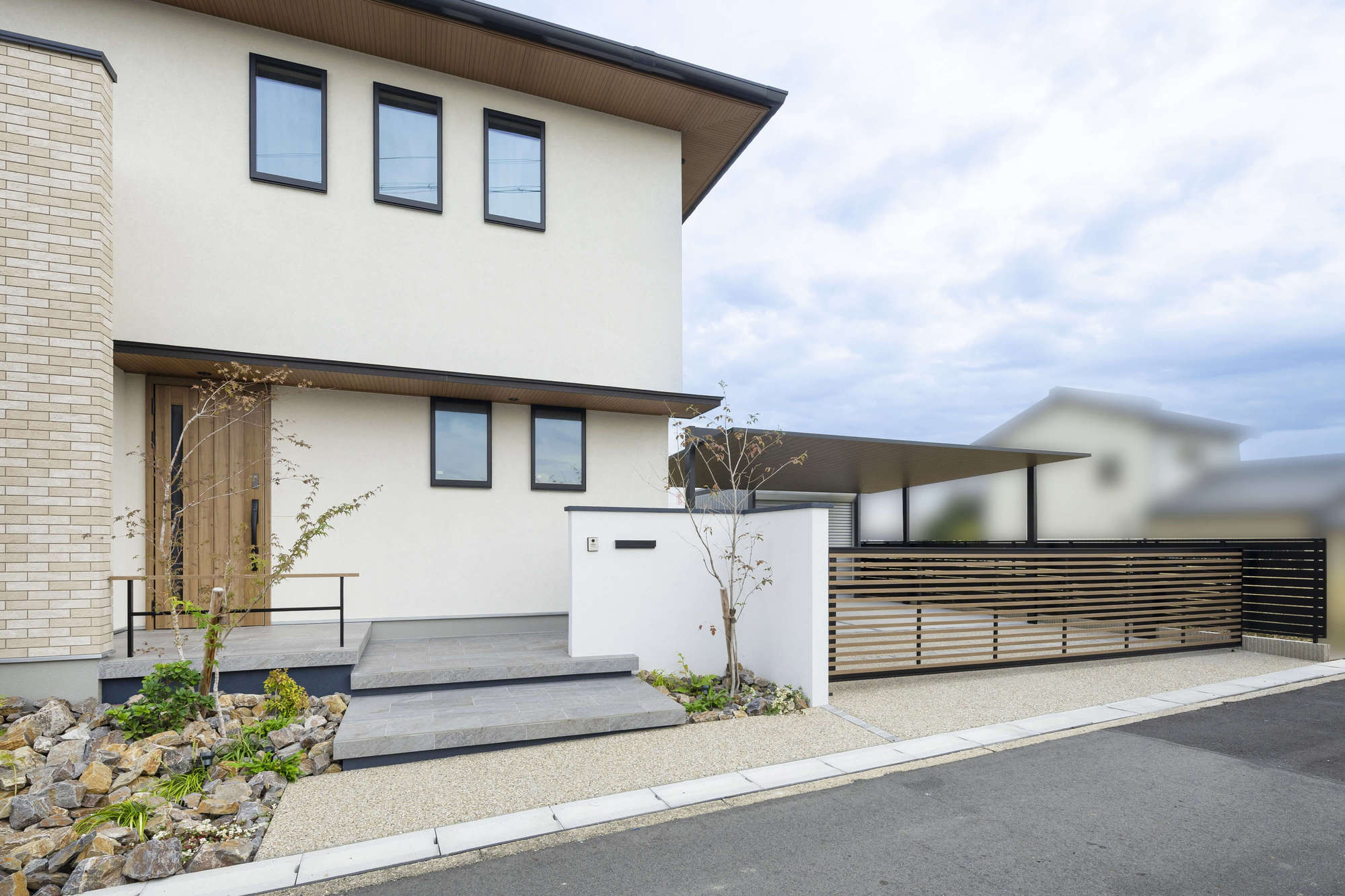 愛知県 名古屋市 新築外構 施工例 デザイン エクステリア カーポート おしゃれ ナチュラルモダン 大人カワイイ おすすめ 口コミ  植栽 ゲート 住友林業