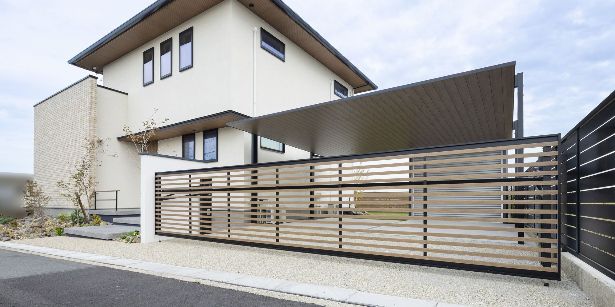 愛知県 名古屋市 新築外構 施工例 デザイン エクステリア カーポート おしゃれ ナチュラルモダン 大人カワイイ おすすめ 口コミ  植栽 ゲート 住友林業