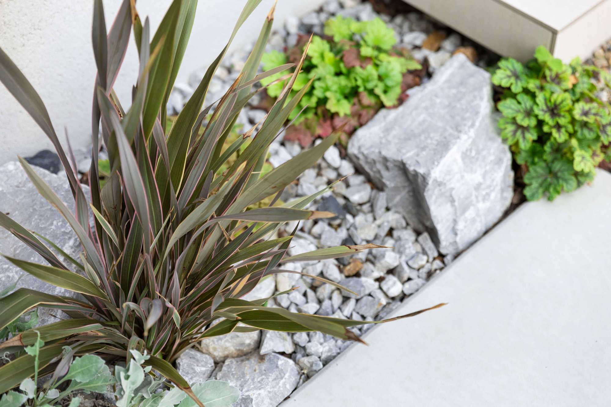 三井ホーム 新築外構 外構 フェンス ナチュラル デザイン エクステリア 自然石 サイクルポート 植栽 かわいい 愛知県 名古屋市