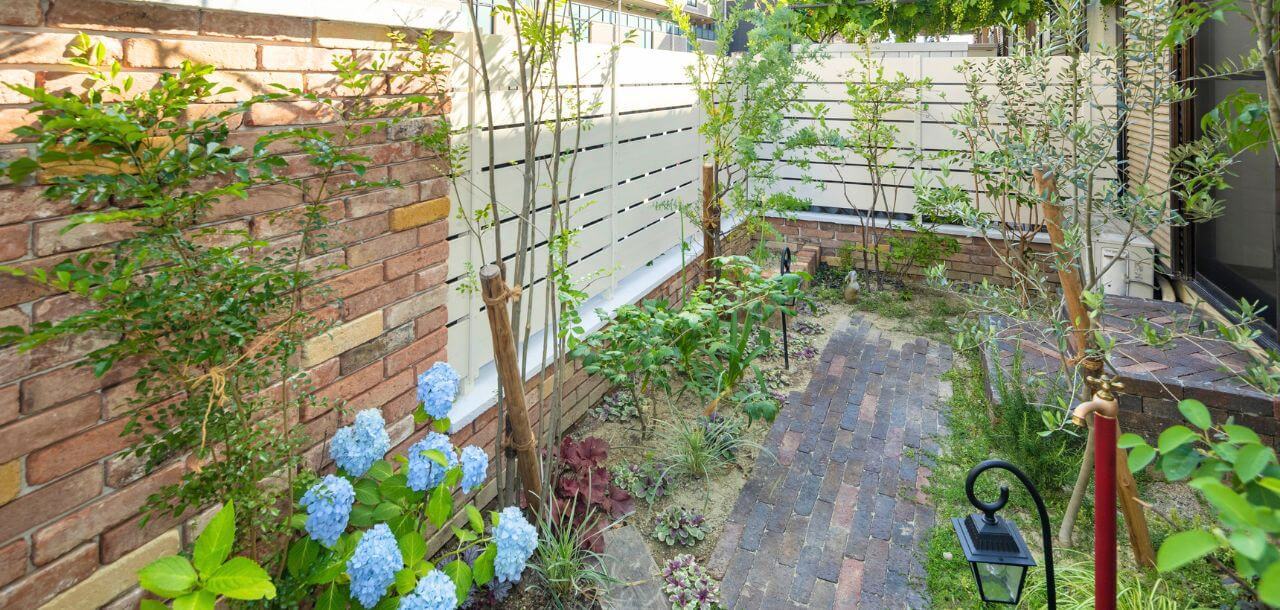 庭 ガーデニング ガーデンデザイン ガーデンリフォーム おしゃれ レンガ 植栽 愛知 名古屋 おすすめ エクステリア