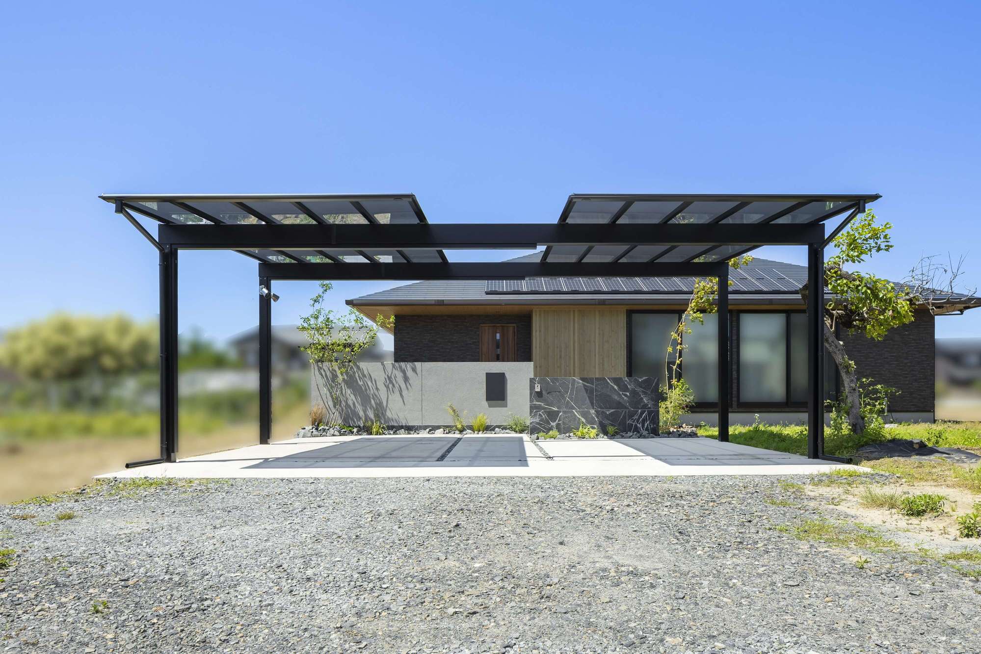 スカーリード 三協アルミ カーポート 住友林業 愛知県 名古屋市 一宮市 平屋 新築外構 外構デザイン おしゃれ シンプル タイル 門塀