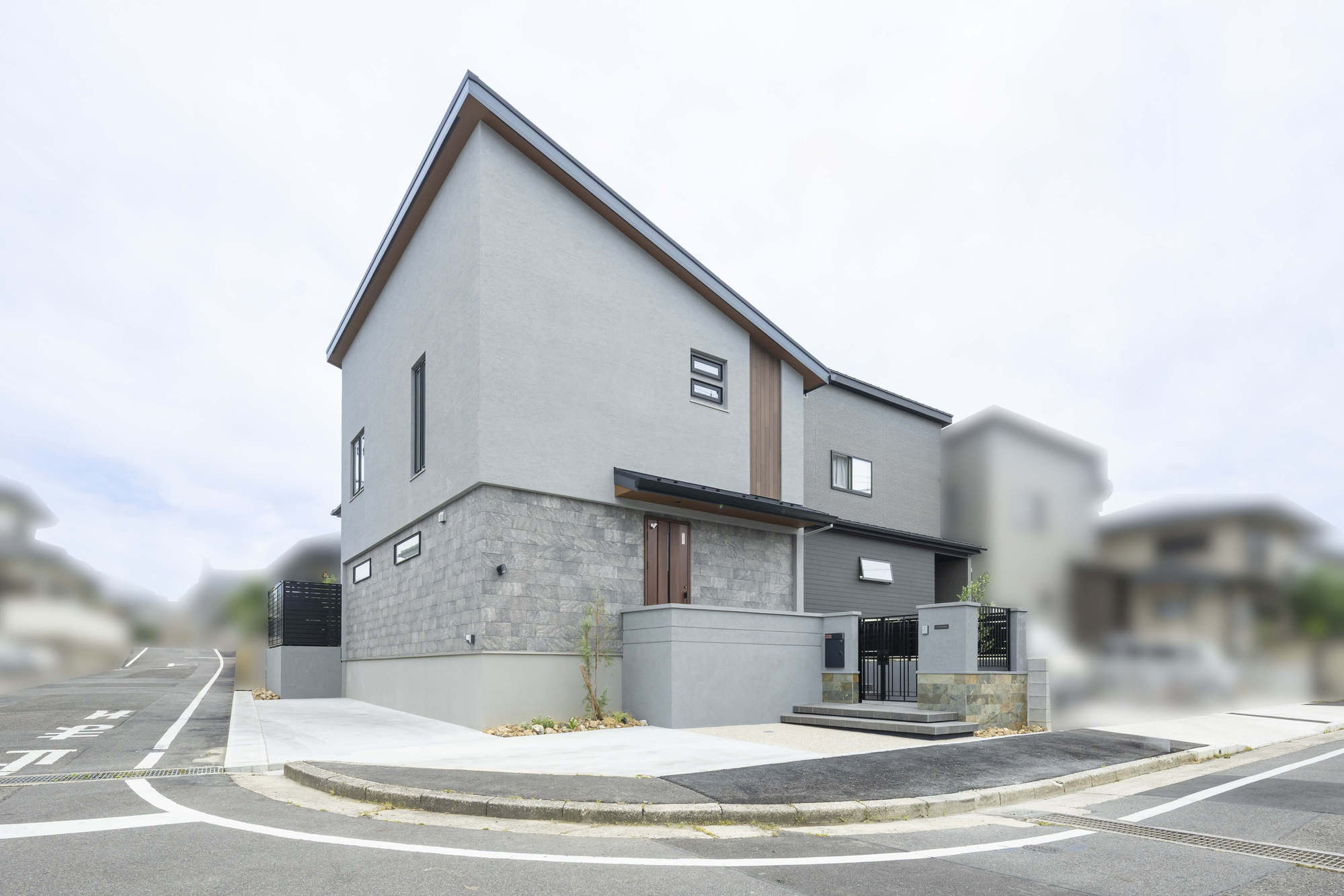 新築外構工事 施工例 三井ホーム 自然石 門まわり アプローチ ファサード 門扉 フェンス オリーブ 植栽 エクステリア デザイン おしゃれ ナチュラル